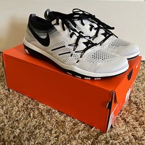 Womens Nike free TR focus flyknit. Black and white size 8 shoe.